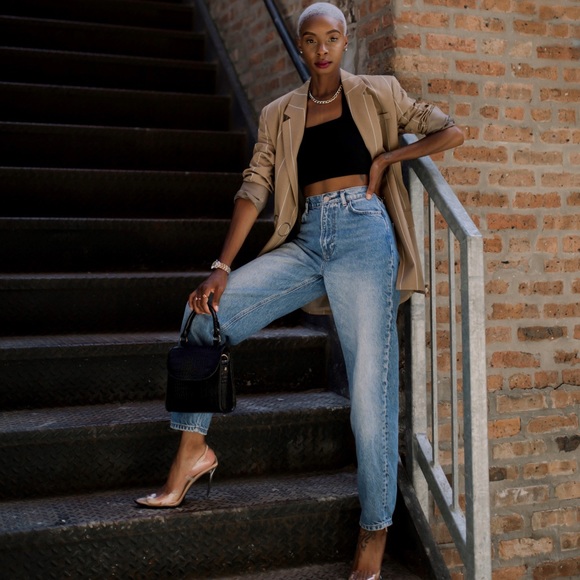 MEET YOUR POSHER! - Picture 5 of 7